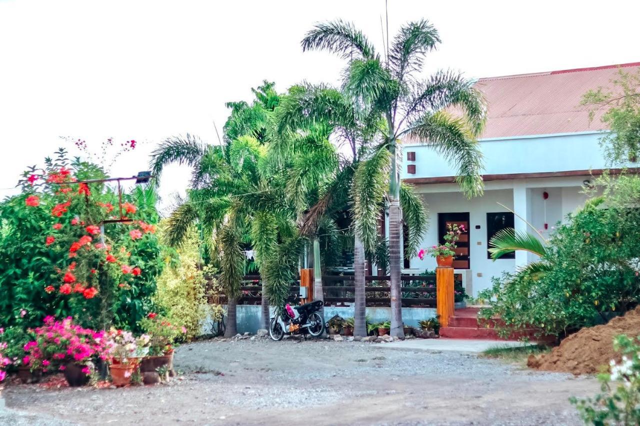 Airport View Hotel Vigan Buitenkant foto