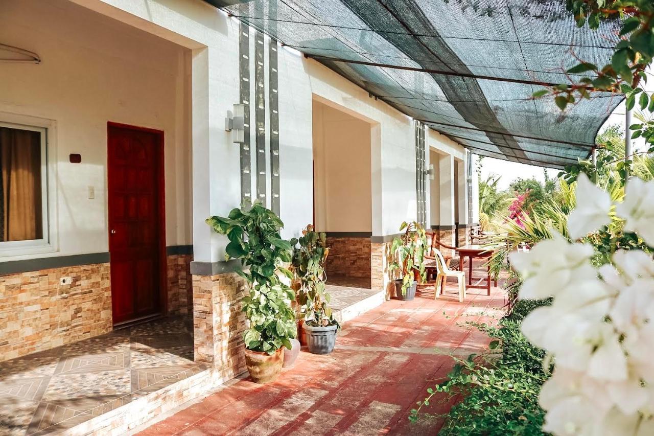Airport View Hotel Vigan Buitenkant foto